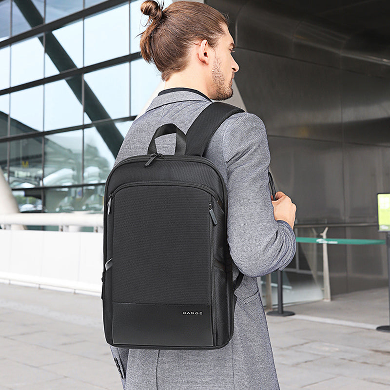 77115 expansion backpack 15.6 inch sized 31*43*7cm 0.9kg